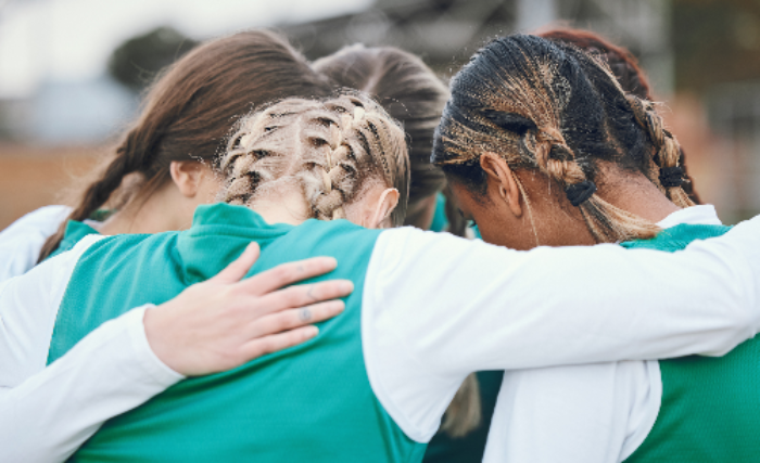 hug-sports-women-or-team-in-huddle-with-support